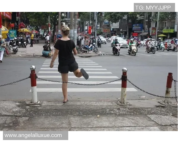 岘港与西贡足球友谊赛精彩对决展现两地球队风采与团结精神