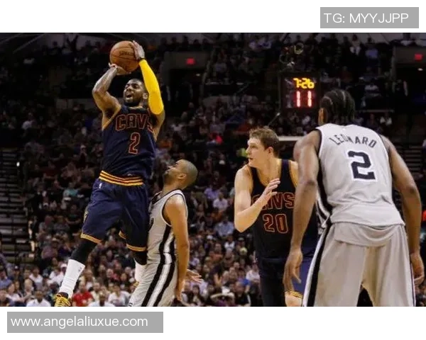 马刺与快船激战第三场争夺季后赛晋级关键战役的精彩回顾与分析